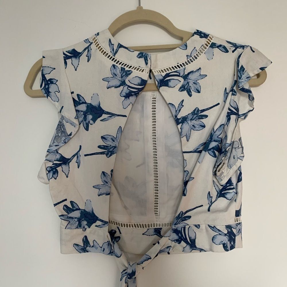 J.O.A. Ruffle floral open back top - Picture 7 of 7